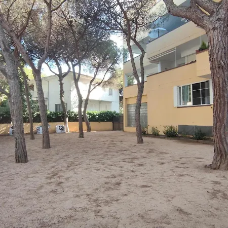 Apartamento Renovado Junto A La Playa En Platja D'Aro: 2 Habitaciones, Balcon Y Comodidades Cercanas - Es-209-73 * Platja d'Aro